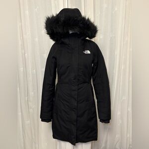 The North Face Women's Black Mid Length Winter Parka Coat